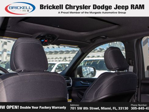 New 2025 Jeep Grand Cherokee L Laredo image 19