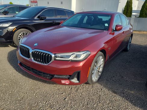Used 2023 BMW 530e RWD image 1