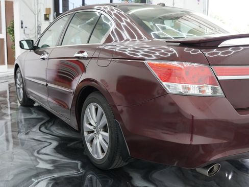 Used 2011 Honda Accord EX-L image 7