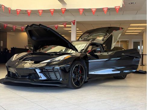 Used 2025 Chevrolet Corvette Stingray Preferred Cpe w/ 2LT RWD image 36