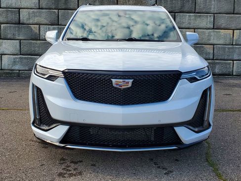 Used 2021 Cadillac XT6 Sport image 9