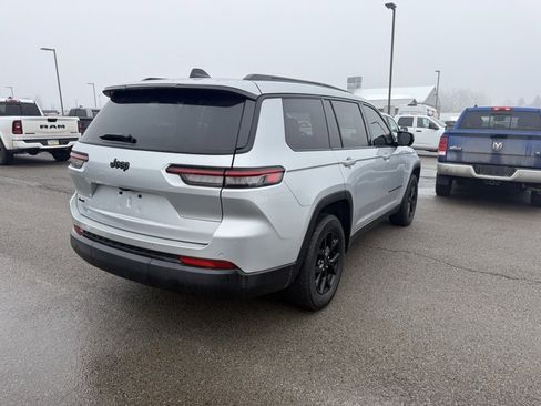 Used 2024 Jeep Grand Cherokee L Altitude image 6