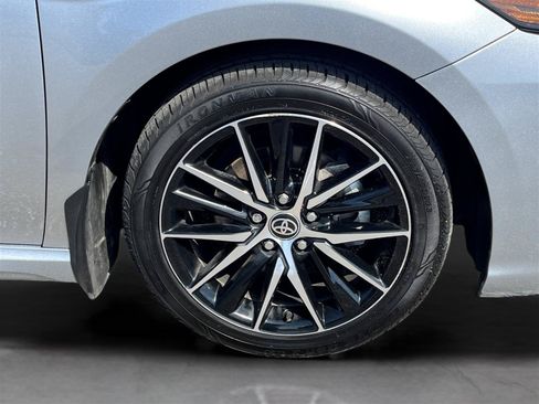 Used 2024 Toyota Camry SE w/ Cold Weather Package FWD image 6
