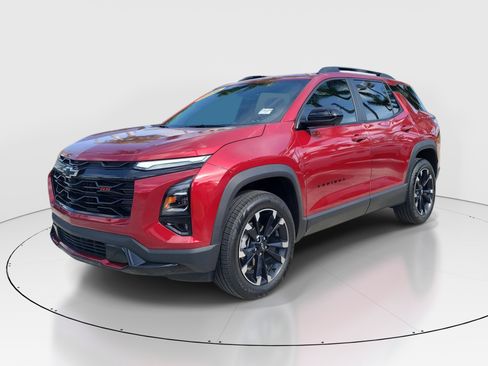 Used 2026 Chevrolet Equinox RS w/ Safety and Technology Package FWD image 3