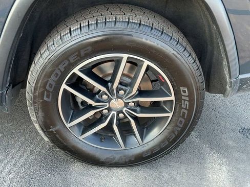 Used 2018 Jeep Grand Cherokee Trailhawk image 9