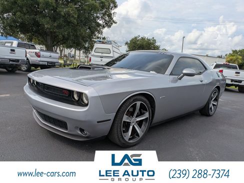 Used 2015 Dodge Challenger R/T RWD image 7