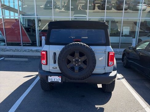 Used 2022 Ford Bronco Black Diamond image 6