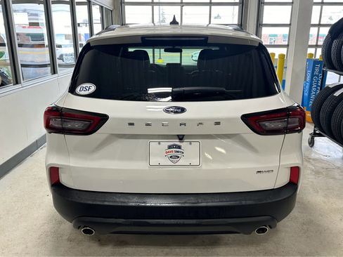 New 2025 Ford Escape ST-Line w/ Cold Weather Package AWD/4WD image 11