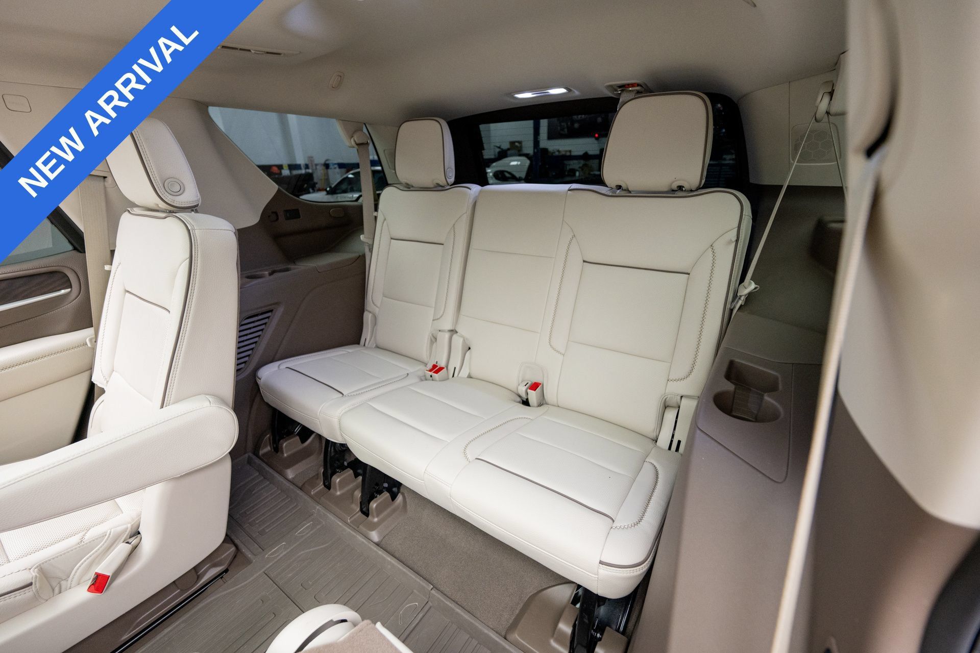 Used 2023 GMC Yukon Denali w/ Advanced Technology Package AWD/4WD image 21