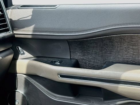 Used 2018 Ford Expedition Max Limited RWD image 15