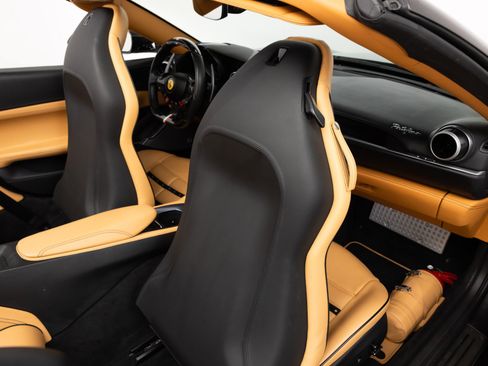 Used 2019 Ferrari Portofino RWD image 65