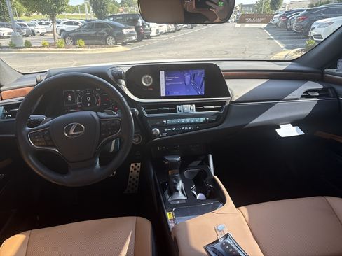 Used 2023 Lexus ES 350 w/ Premium Package FWD image 29