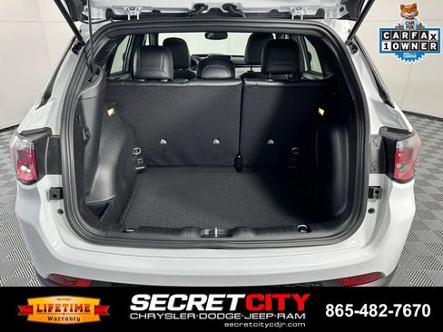 Used 2025 Jeep Compass Latitude w/ Sun & Sound Group AWD/4WD image 26