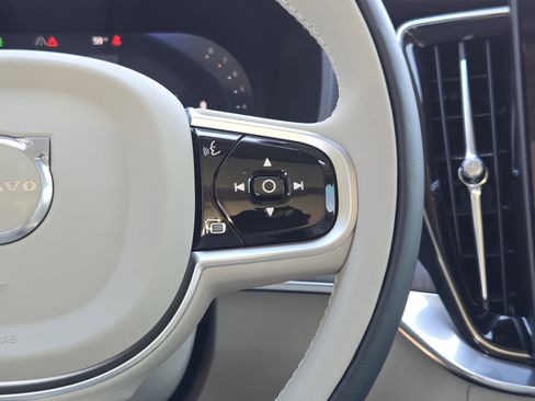 New 2026 Volvo XC90 B6 Ultra w/ Protection Package image 33