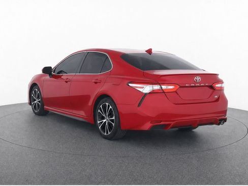 Used 2019 Toyota Camry SE FWD image 7