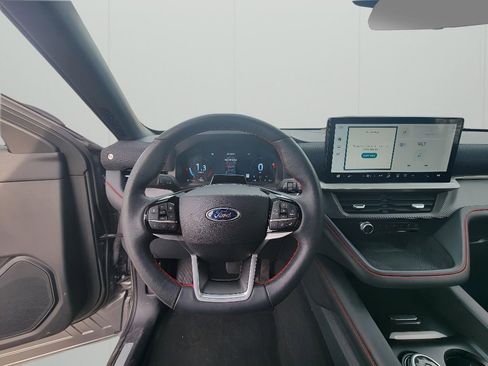 Used 2025 Ford Explorer ST-Line image 14