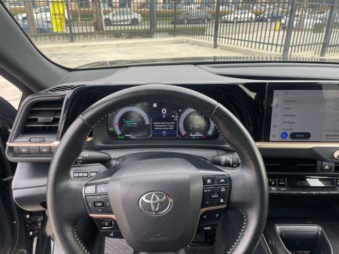Used 2025 Toyota Crown XLE image 35