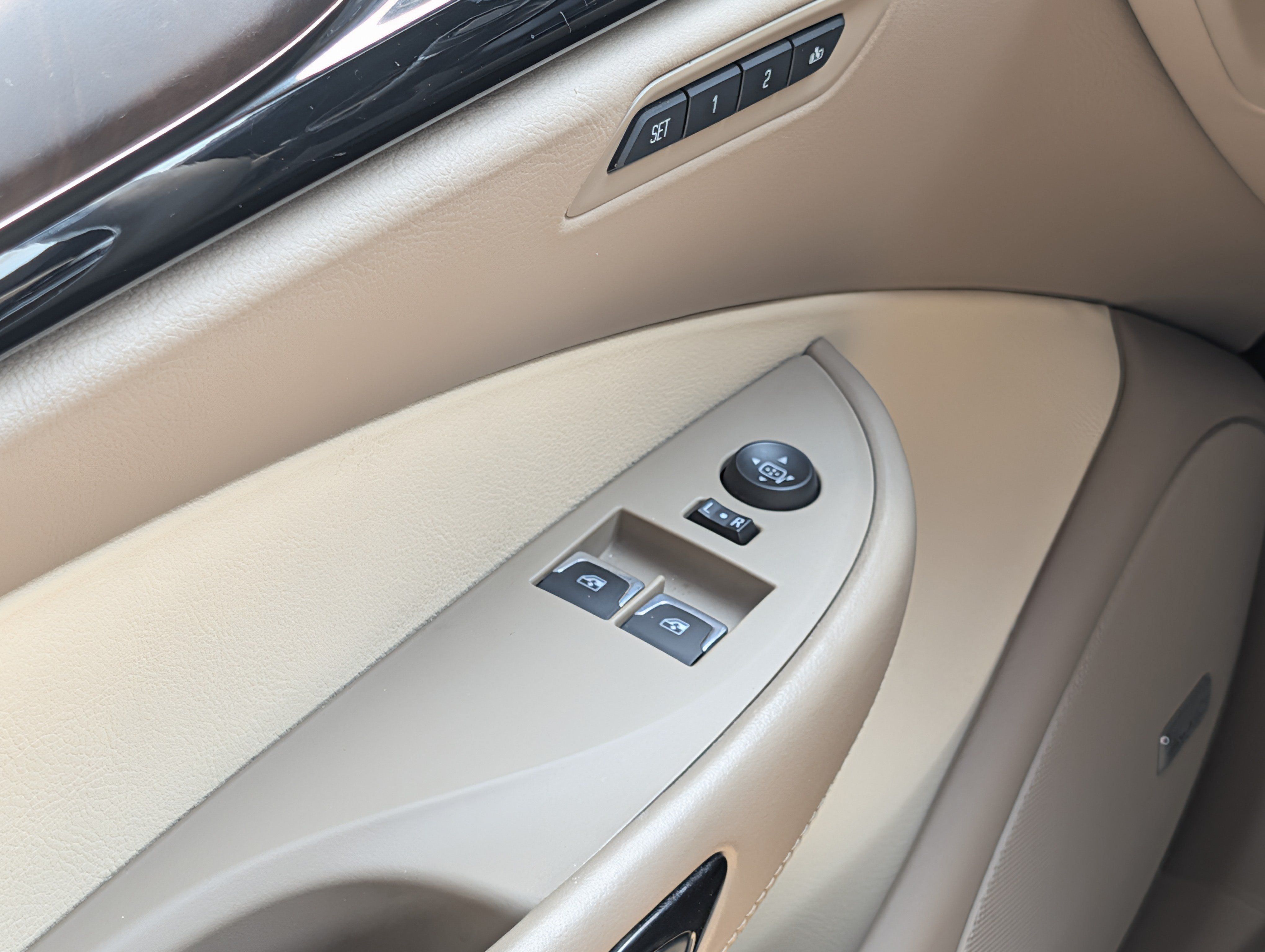 Used 2014 Cadillac ELR FWD image 19