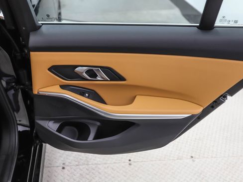 Used 2025 BMW 330i xDrive Sedan w/ Premium Package image 24