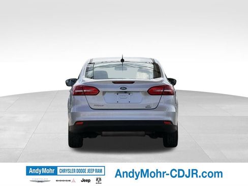 Used 2018 Ford Focus SE FWD image 6