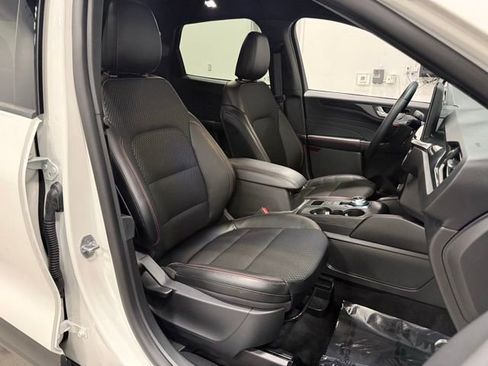 Used 2025 Ford Escape ST-Line w/ Tech Pack #1 FWD image 35