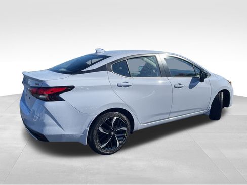 New 2025 Nissan Versa SR image 9