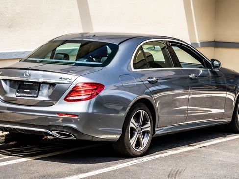 Used 2018 Mercedes-Benz E 300 4MATIC image 8