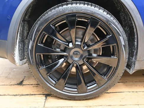 Used 2022 Tesla Model X image 49