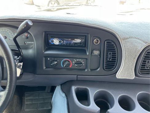 Used 2000 Dodge B3500 RWD image 16