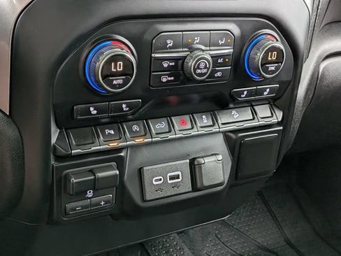 Used 2019 Chevrolet Silverado 1500 RST AWD/4WD image 30