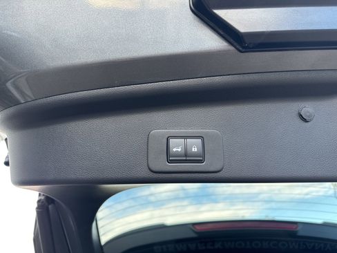 Used 2025 Nissan Murano Platinum w/ Cargo Package image 32