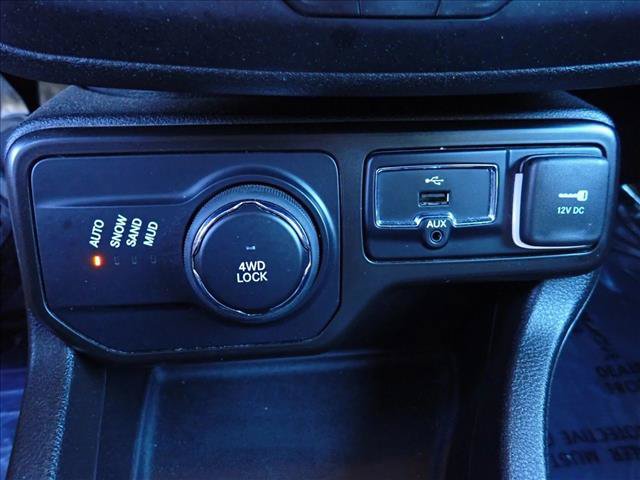Used 2023 Jeep Renegade Latitude AWD/4WD image 18