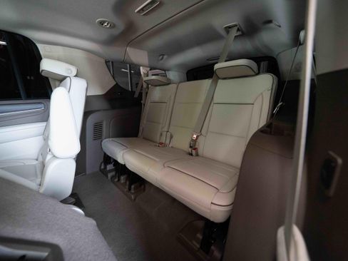 Used 2023 GMC Yukon XL Denali AWD/4WD image 23