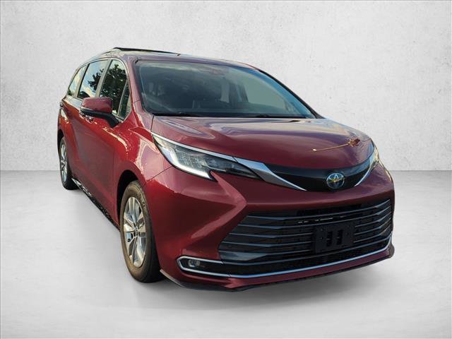 Certified 2022 Toyota Sienna Limited AWD/4WD image 3
