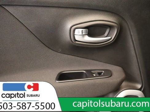 Used 2018 Jeep Renegade Latitude image 31