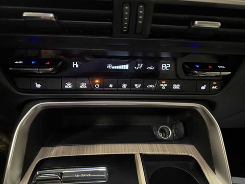 Certified 2025 MAZDA CX-90 3.3 Turbo w/ Preferred Package image 34