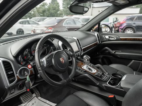 Used 2012 Porsche Cayenne S AWD/4WD image 6
