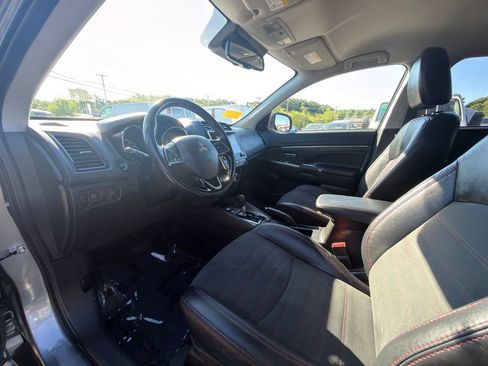 Used 2023 Mitsubishi Outlander Sport SE AWD/4WD image 24