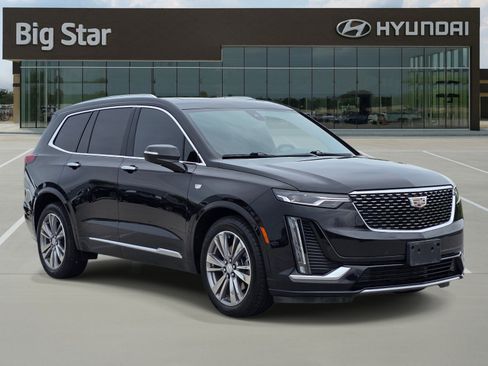 Used 2022 Cadillac XT6 Premium Luxury w/ Technology Package FWD image 6