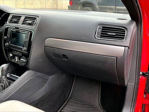 Used 2016 Volkswagen Jetta Sport w/ Lighting Package image 18