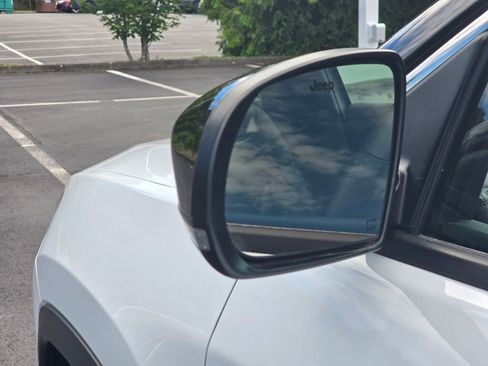 Used 2024 Jeep Compass Limited image 13