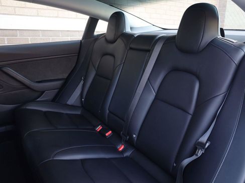 Used 2018 Tesla Model 3 Long Range RWD image 21