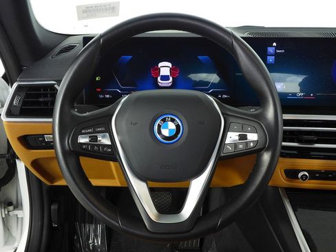 Certified 2023 BMW i4 eDrive40 image 28