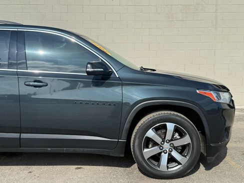 Used 2021 Chevrolet Traverse LT w/ LT Premium Package AWD/4WD image 14