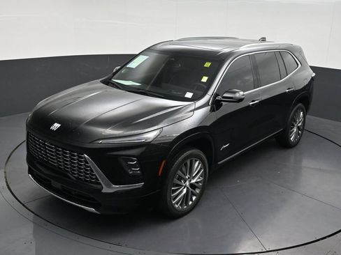 Used 2025 Buick Enclave Avenir w/ Trailering Package, 5000 lbs. FWD image 17