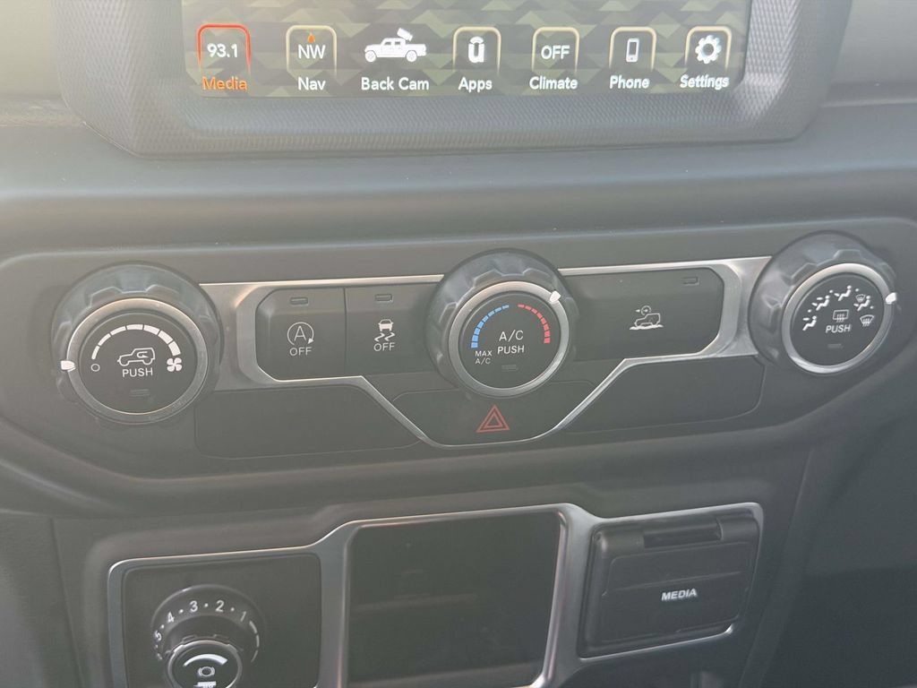 Used 2021 Jeep Gladiator Sport AWD/4WD image 25