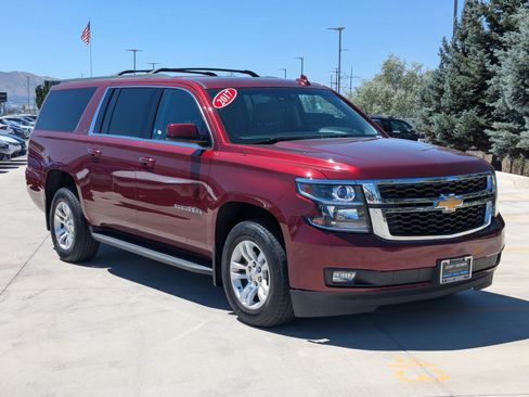 Used 2017 Chevrolet Suburban LT AWD/4WD image 7