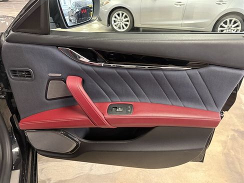 Used 2018 Maserati Quattroporte S GranLusso image 22