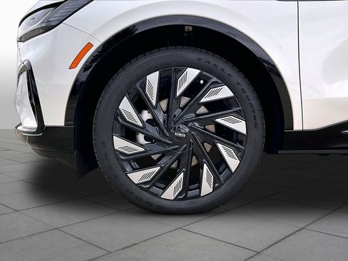 Used 2025 Lincoln Nautilus Reserve w/ Jet Appearance Package AWD/4WD image 9