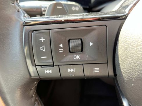 Used 2023 Nissan Pathfinder SV FWD image 27
